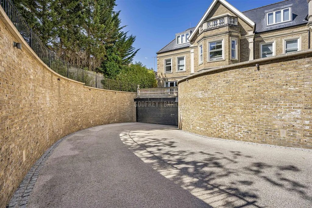 Additional image 22 of 3 bed flat to rentCockfosters Road, Hadley Wood EN4