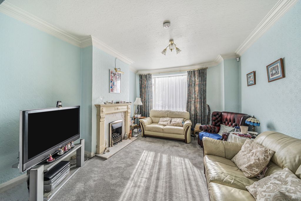 Property photo 2 of 22 1358682-11-68d3B9...