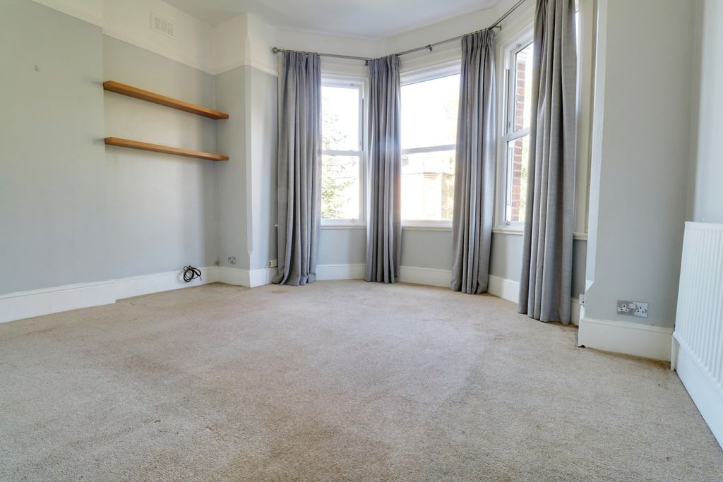 Property photo 1 of 10 4568010