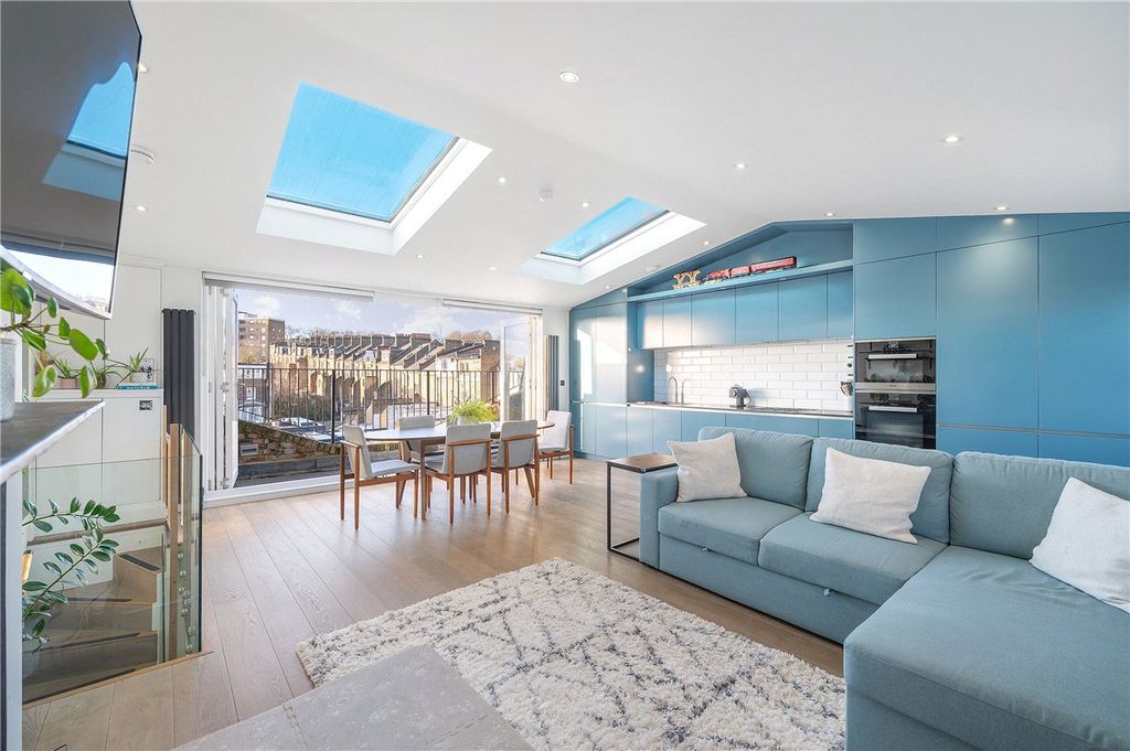 Property photo 1 of 14 Reception