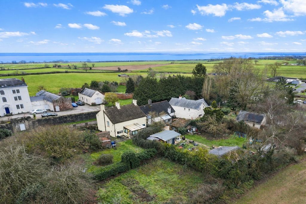 Property photo 2 of 23 Gardens