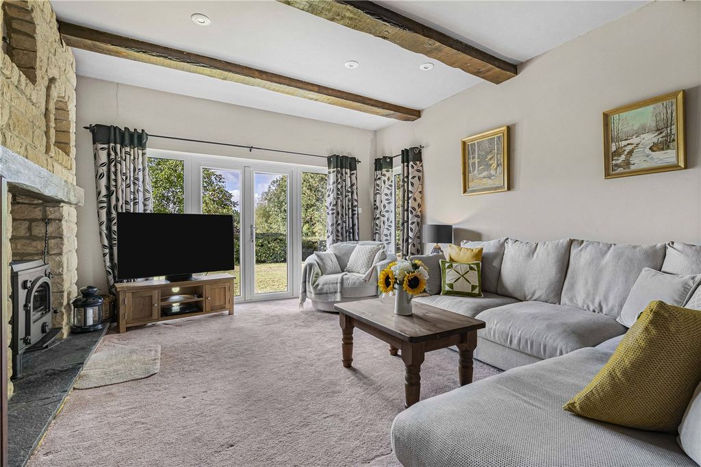 Property photo 3 of 15 Sitting Room