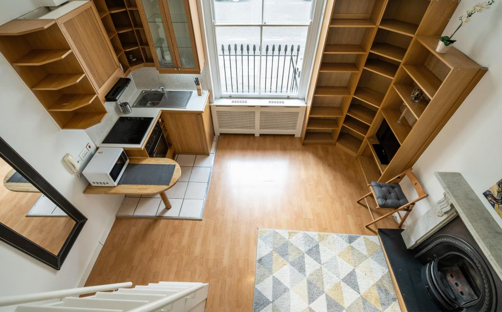 Property photo 3 of 8 Gallery