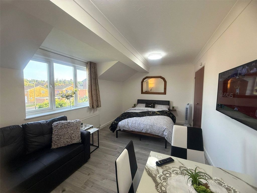 Property photo 2 of 7 Picture No. 17