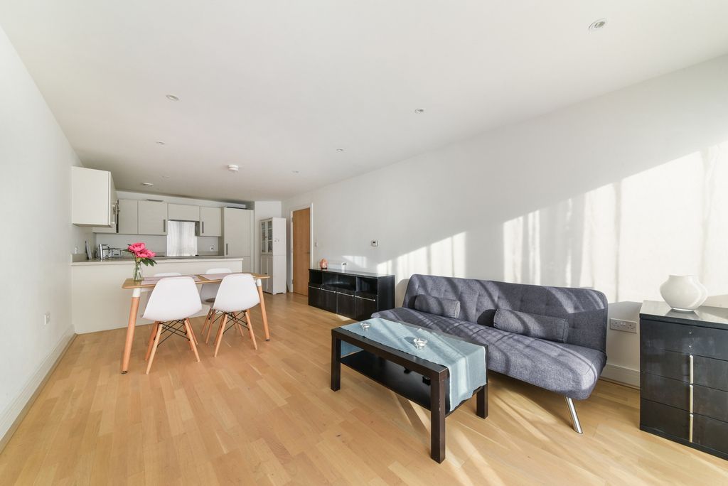 Property photo 2 of 8