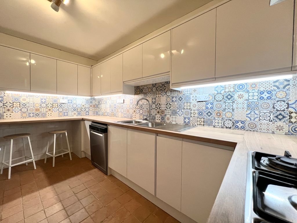 Property photo 2 of 35 Img_3165