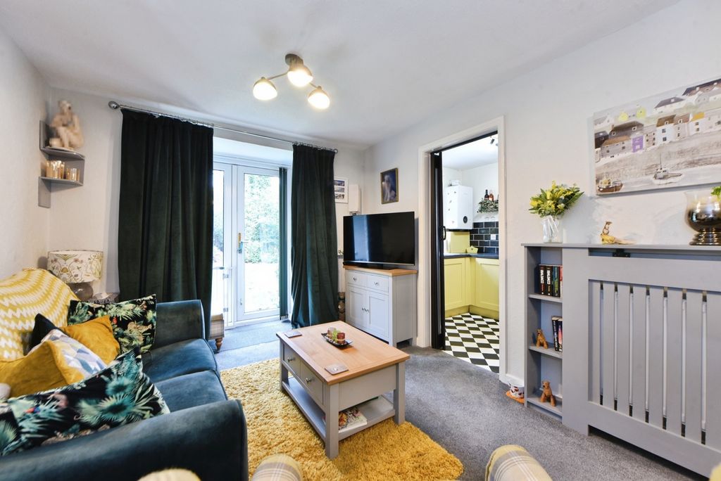 Property photo 2 of 12 Pbox-Img.Jpg