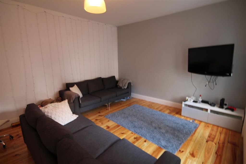Property photo 2 of 10 3.Jpg