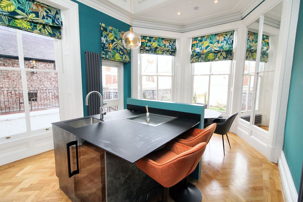 Property photo 3 of 42