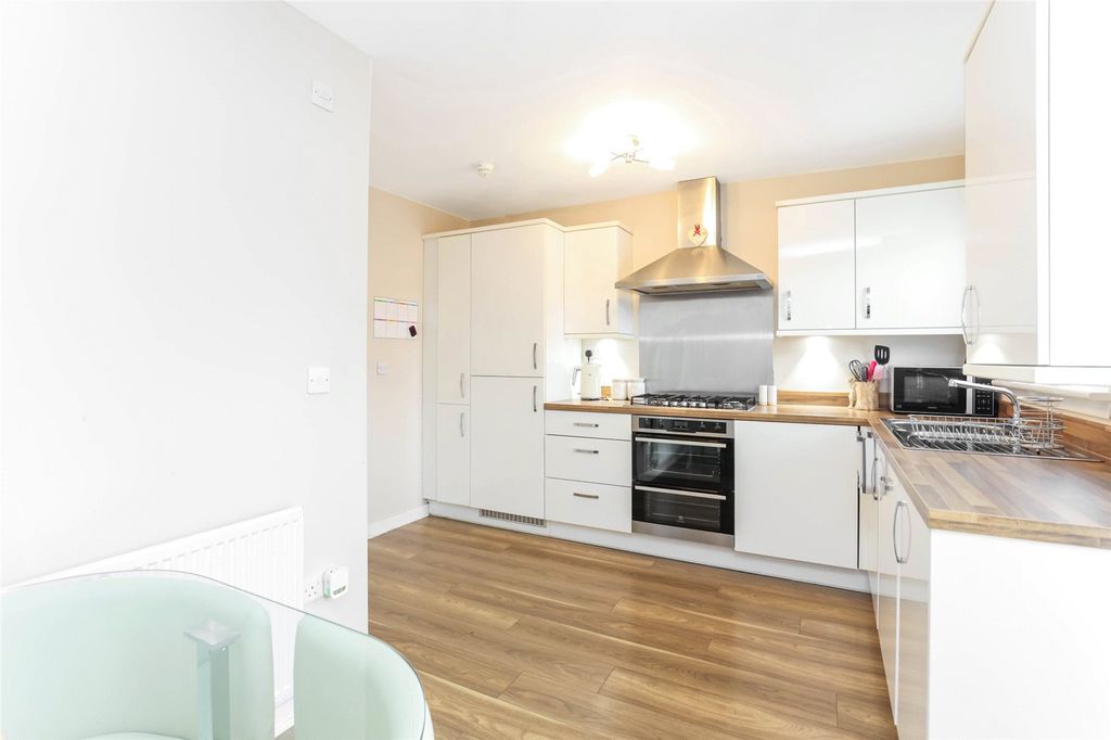 Property photo 2 of 28 Picture No. 09