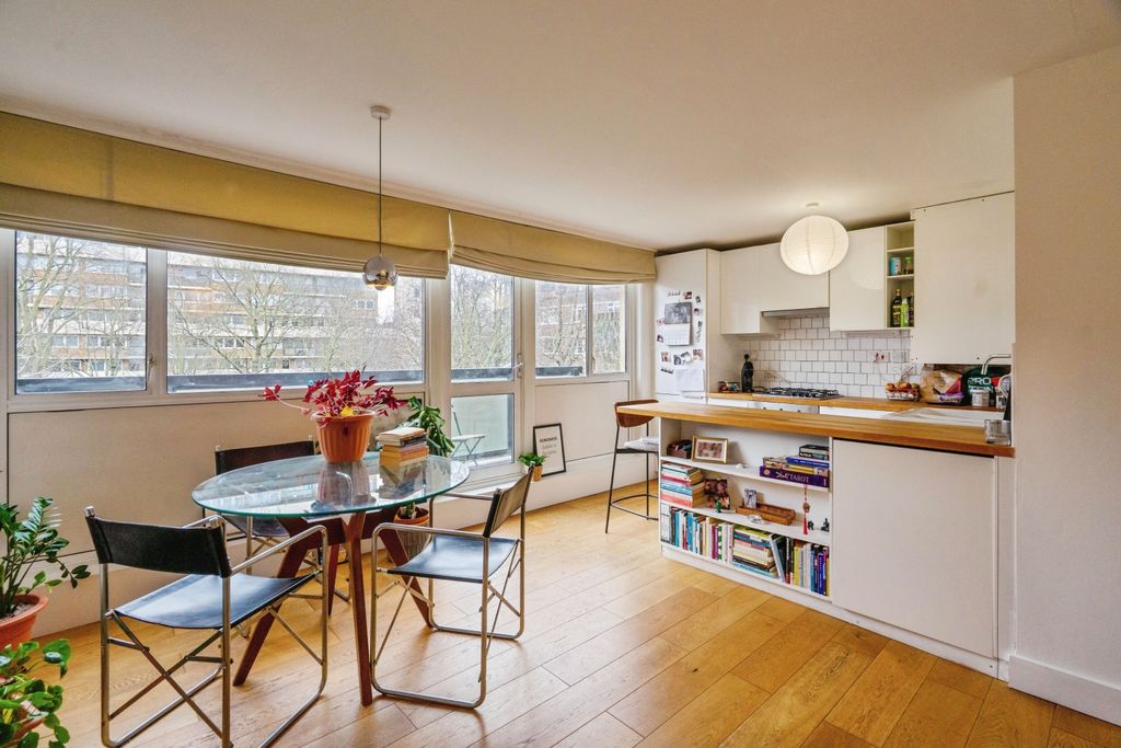 Property photo 1 of 19 Lounge/Dining Room