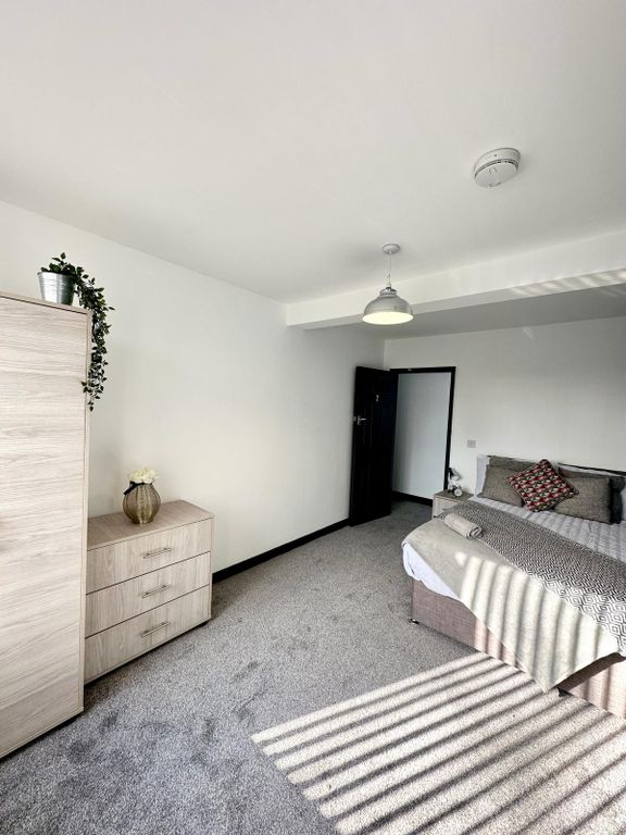 Property photo 1 of 28 4 Bed Shared House - Barrel Lane, Doncaster Dn4