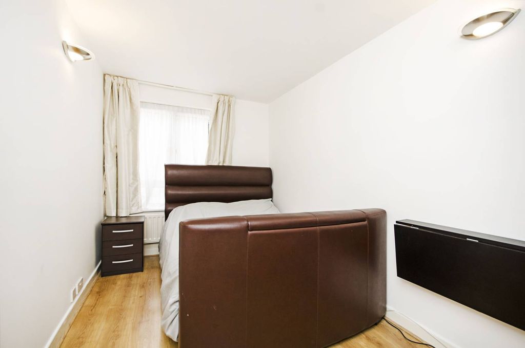 Property photo 3 of 12