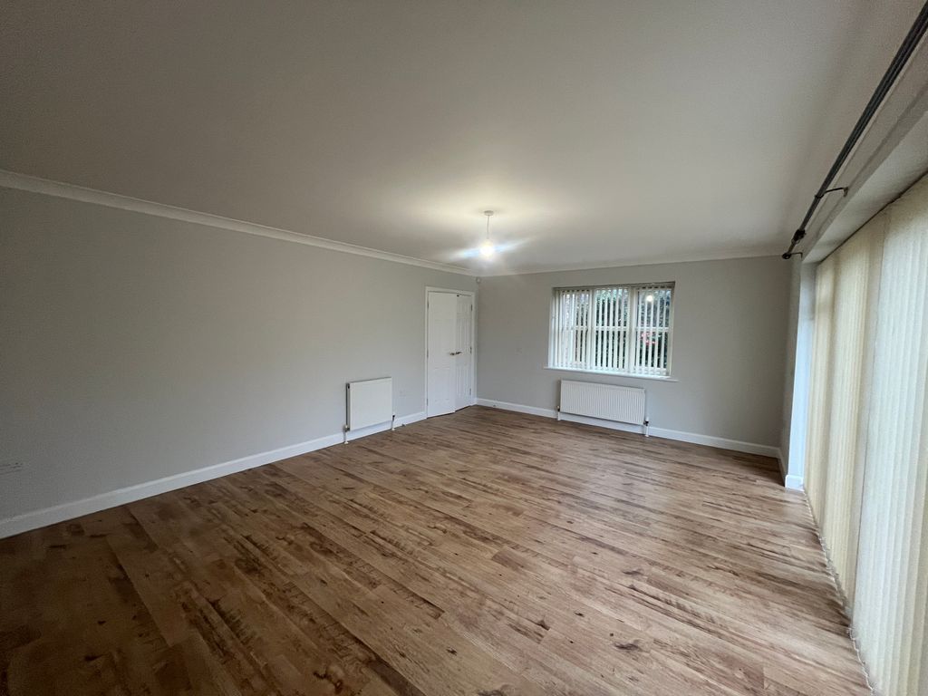 Property photo 3 of 28