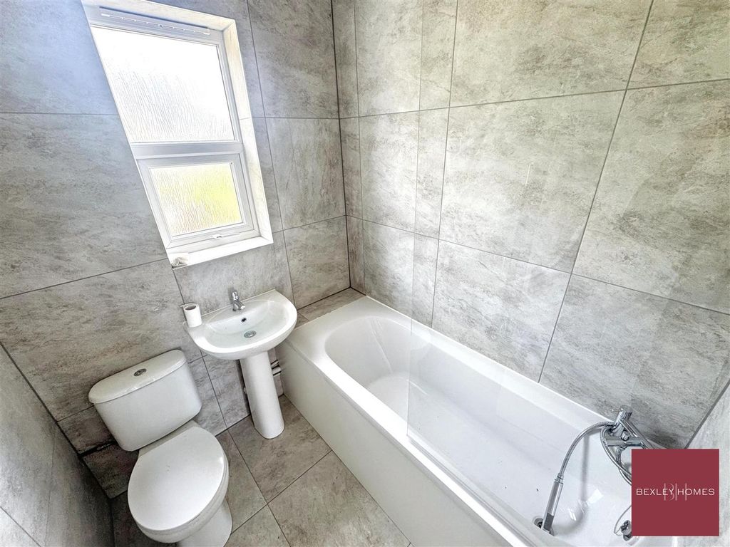 Property photo 3 of 12 Img_2545.Jpg