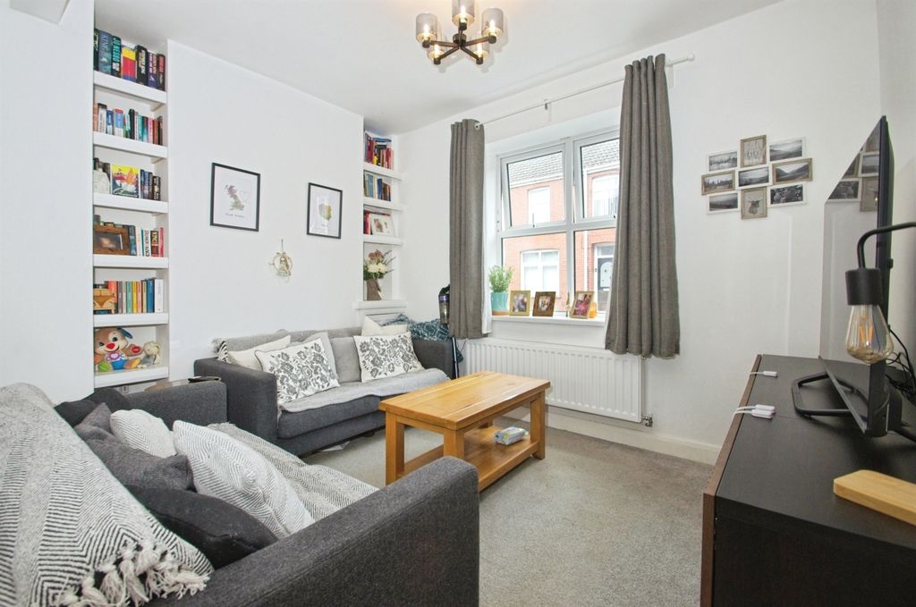 Property photo 3 of 17
