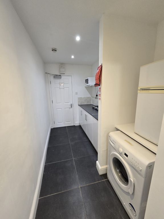 Property photo 3 of 4 Room