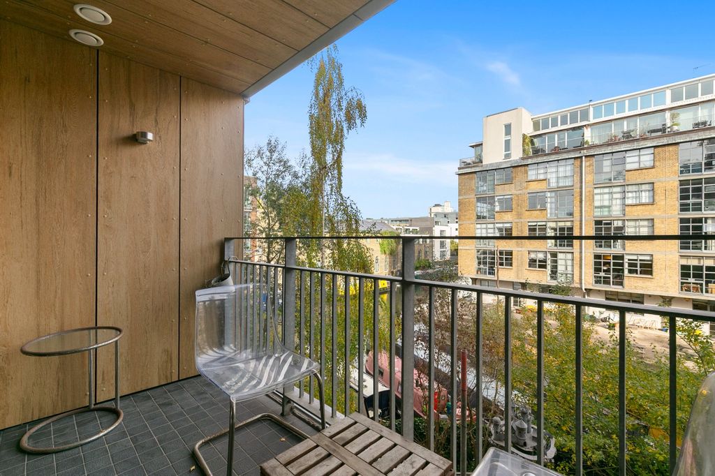 Property photo 2 of 9