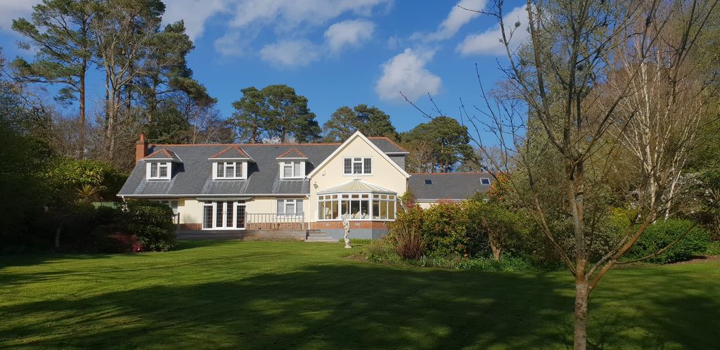 Property photo 1 of 48 Rear