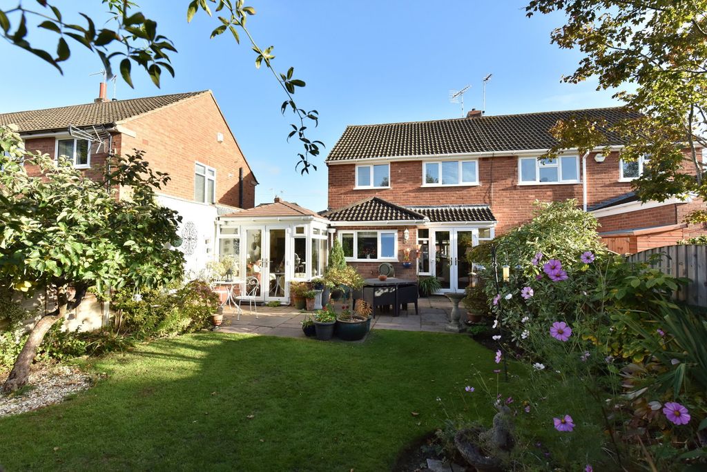 Property photo 2 of 26