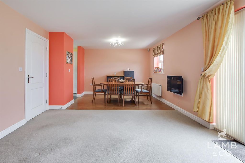 Property photo 2 of 20 Lounge/Dining Room