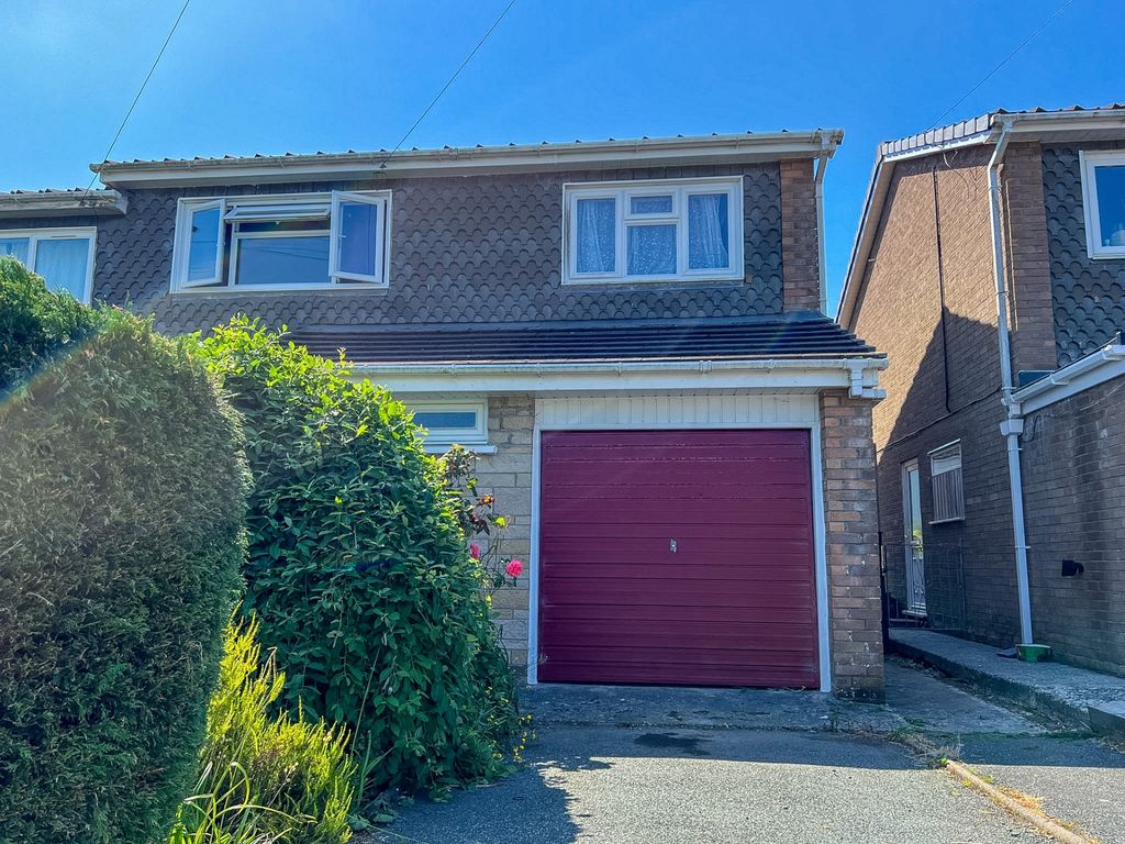 Property photo 1 of 18 d6287474-De82-4d85-Aad7-c84E54B364Ef