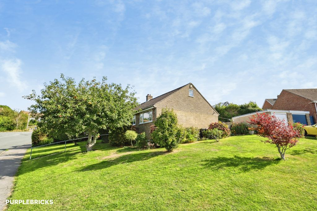 Property photo 3 of 27