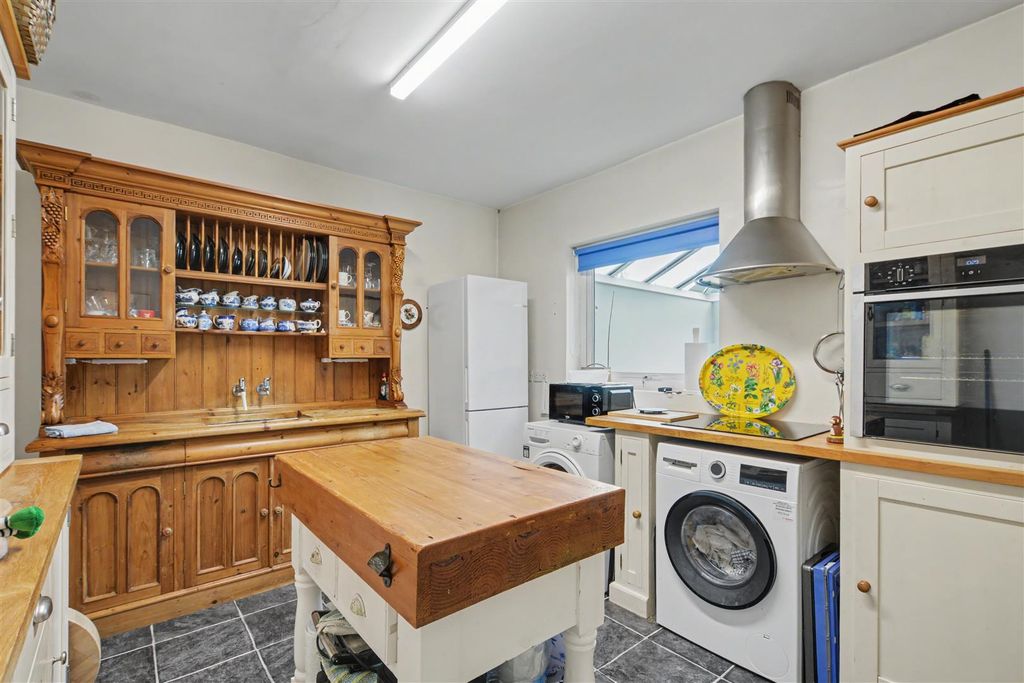 Additional image 2 of 4 bed detached bungalow for saleOakfield Road, Stapleford, Nottingham NG9