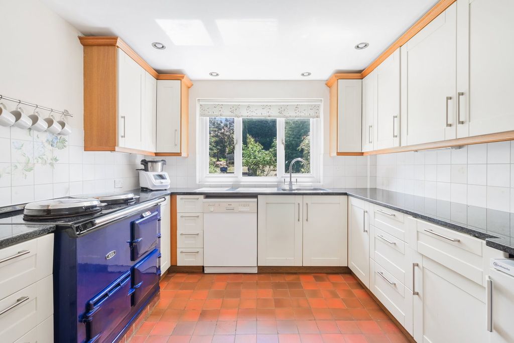 Property photo 2 of 24
