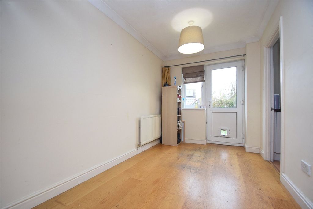 Property photo 3 of 7 Dining Area