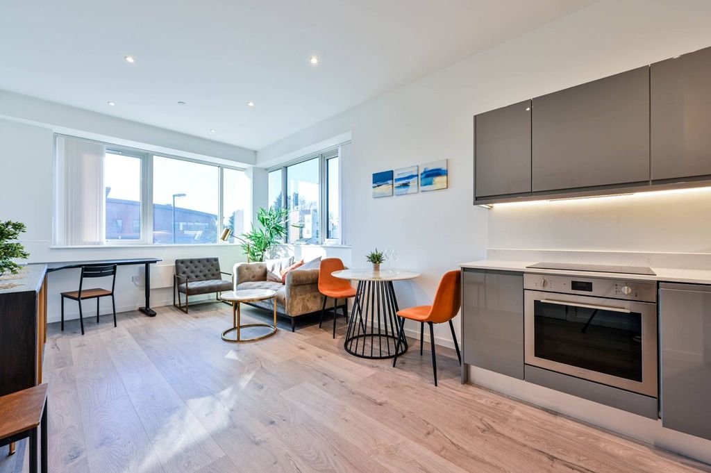 Property photo 3 of 9