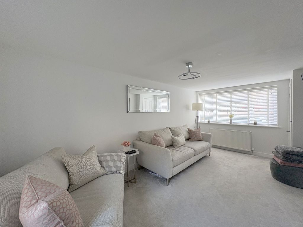 Property photo 3 of 13 Gallery