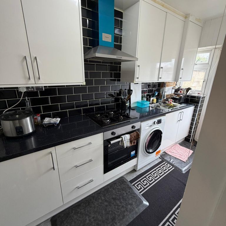 Property photo 2 of 8 Gallery