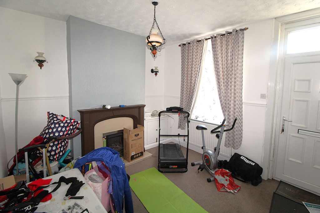 Property photo 2 of 8