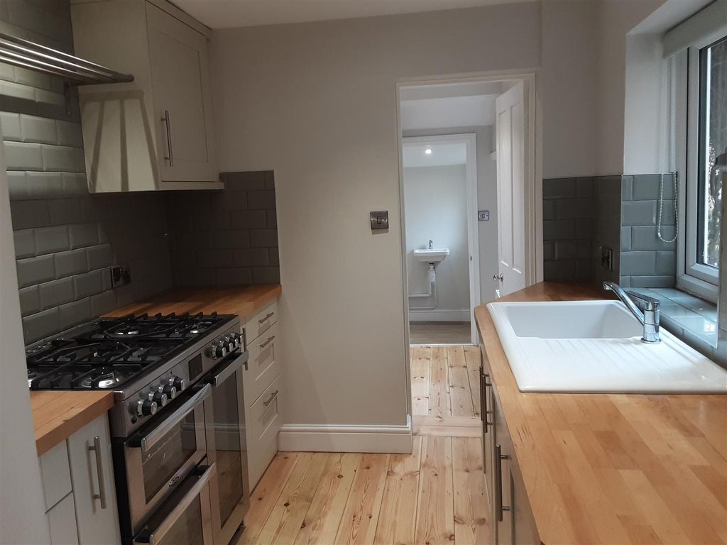 Property photo 1 of 12 Kitchen