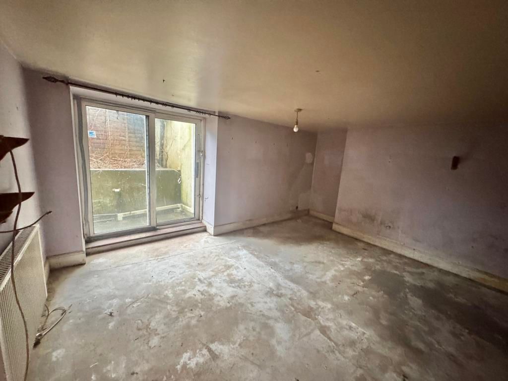 Property photo 3 of 5 Living Area