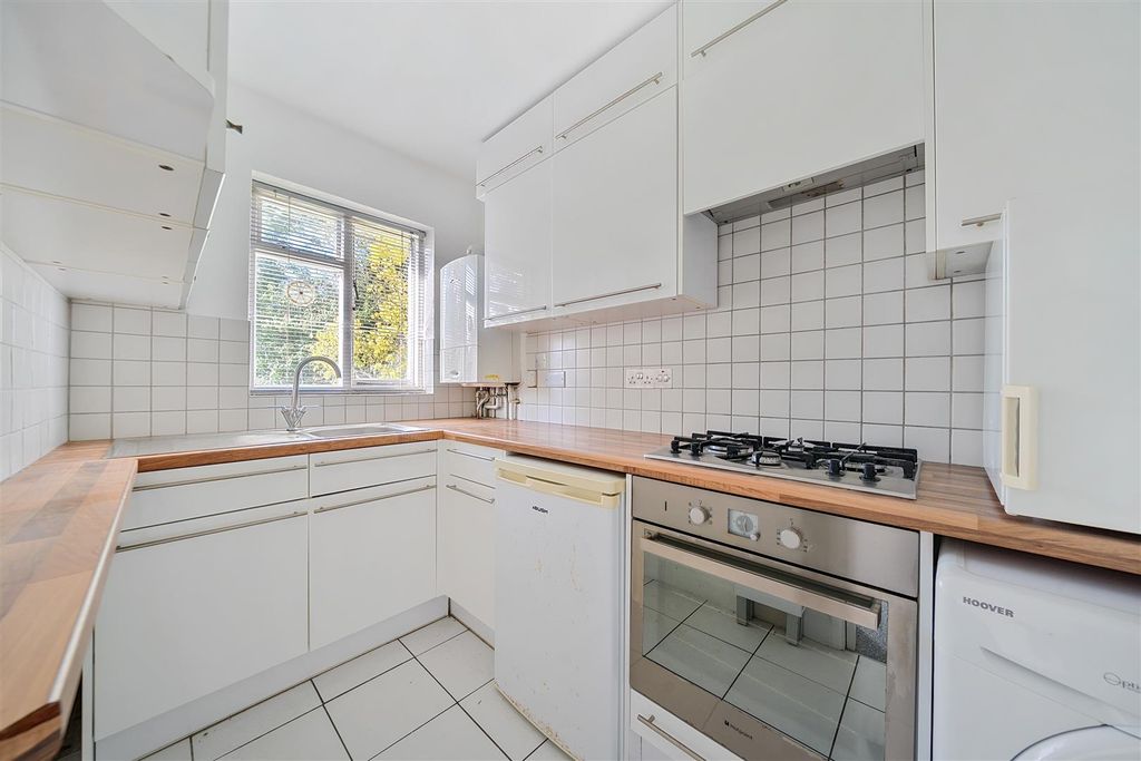 Property photo 3 of 10 1372843-17-68Fbccf62A140-Arw-1.Jpg