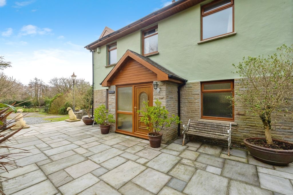 Property photo 2 of 32