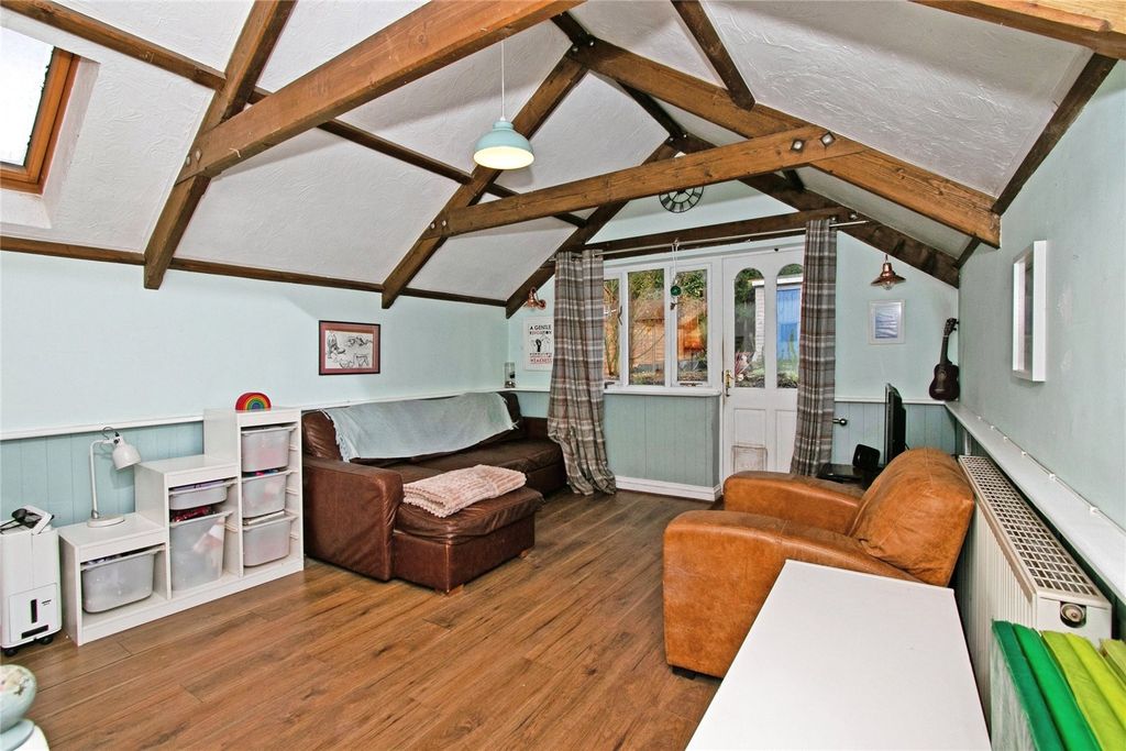 Property photo 3 of 20 Picture No. 21