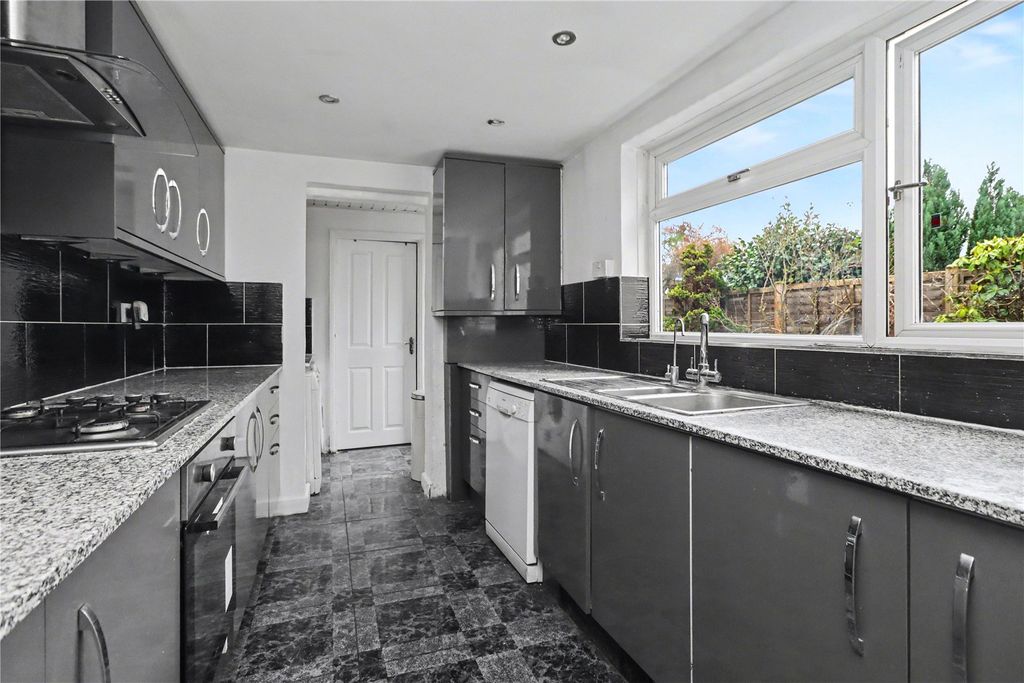 Property photo 2 of 17 Picture No. 05