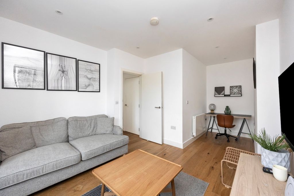 Property photo 2 of 13 Picture No. 27