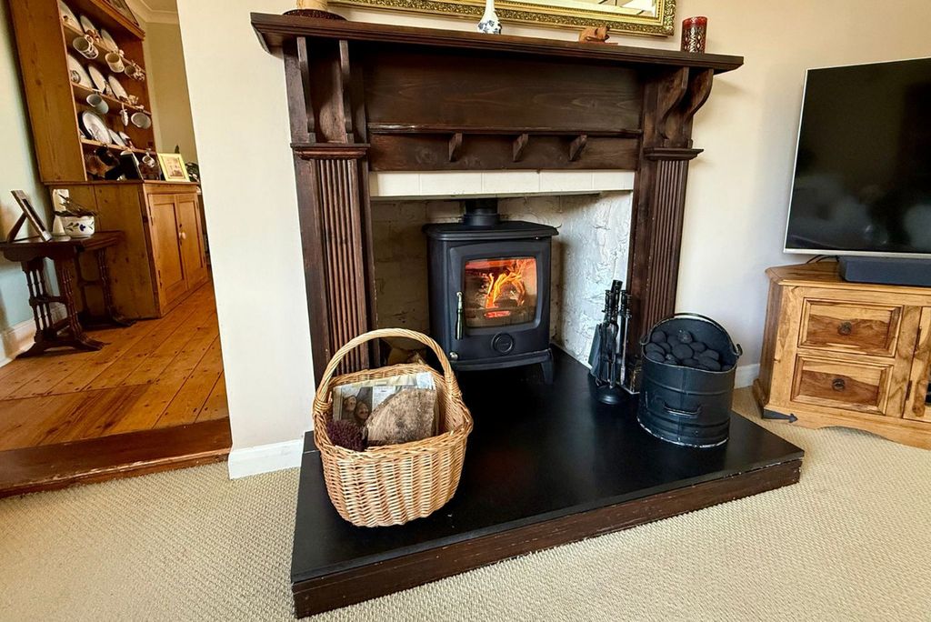 Property photo 3 of 27