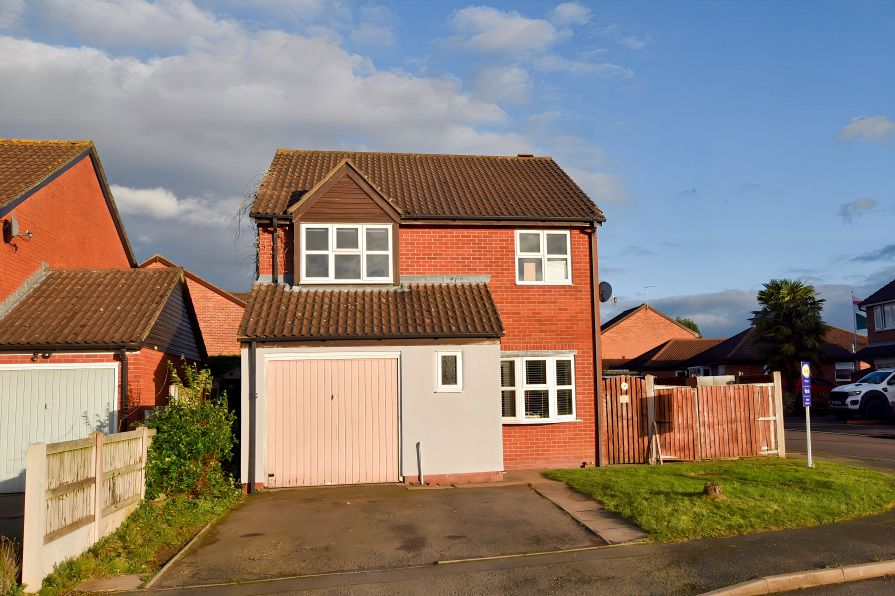 Property photo 1 of 19 Front Aspect 3