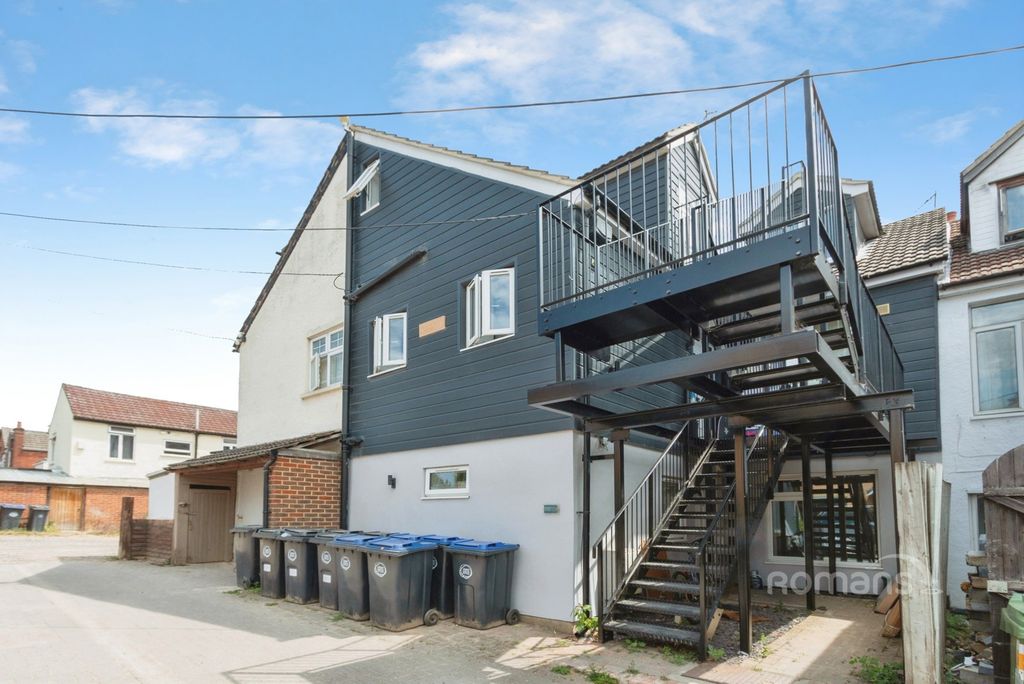 Property photo 2 of 8 Pbox-Img.Jpg
