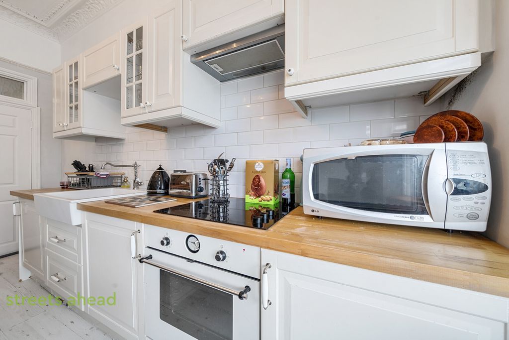 Property photo 3 of 11 99c95434-6B04-42A...