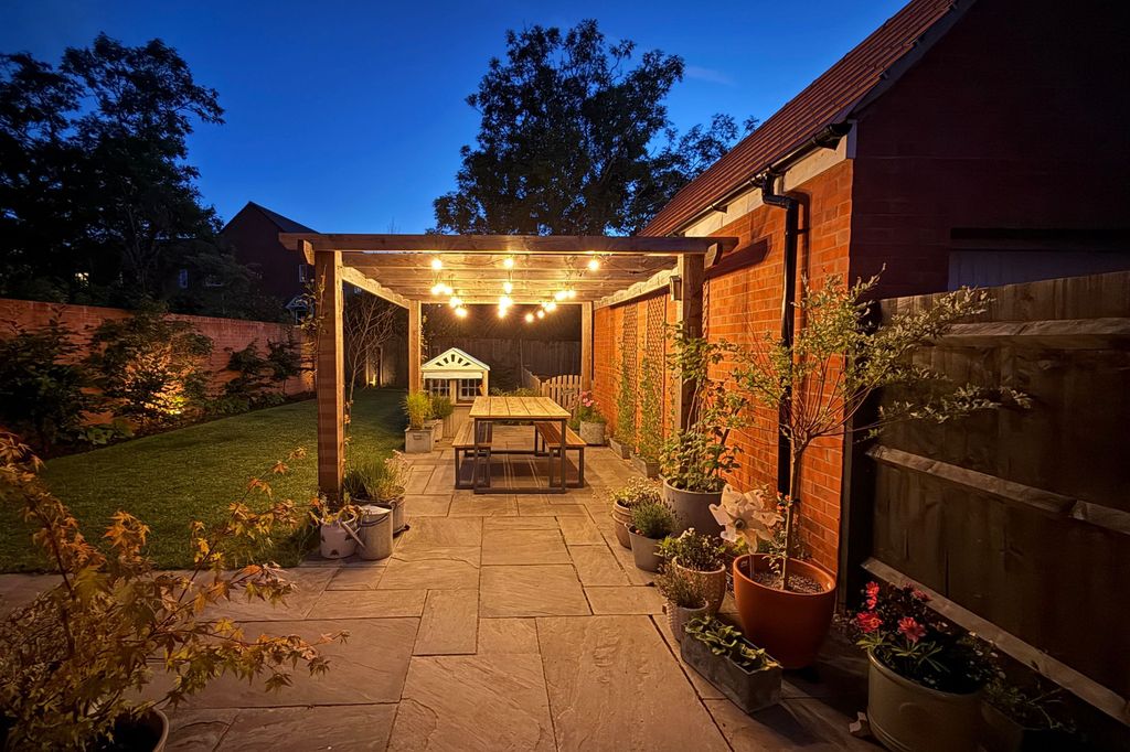 Property photo 2 of 31