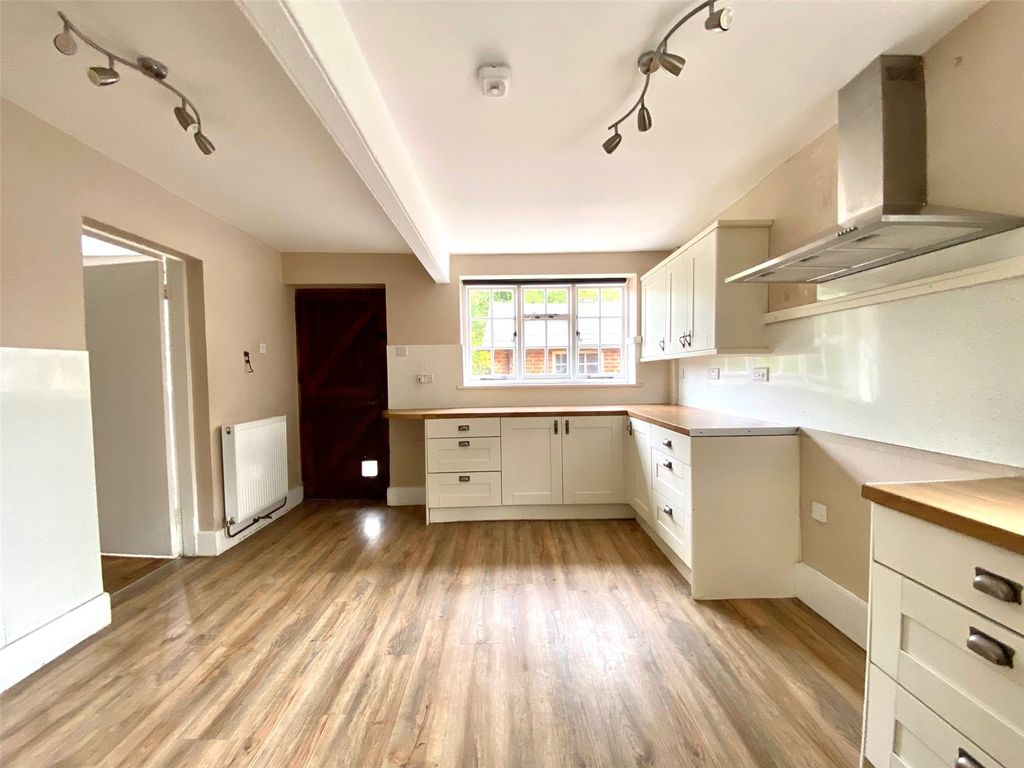 Property photo 3 of 12 Picture No. 02