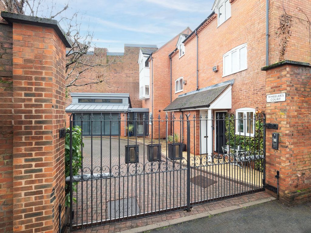 Property photo 1 of 29