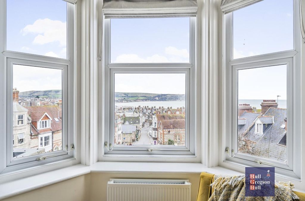 Property photo 3 of 19 Eb7115d0-5214-4766-A710-00A8Cdf48963.Jpg
