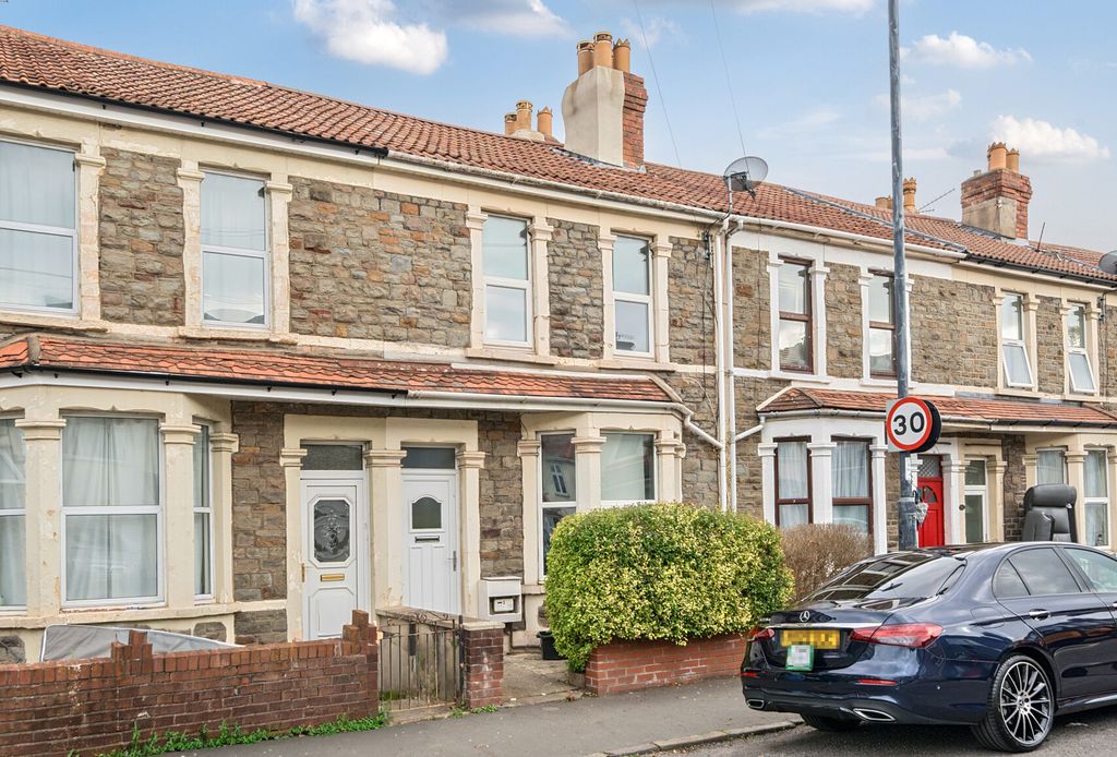 Property photo 1 of 16 1371152-1-68F24cd...